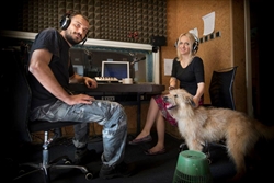 Azil Dumovec posjetio Radio 101