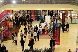 Blagdanski štand u Westgate shopping city-ju